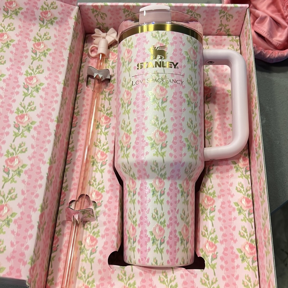 LoveShackFancy 40 oz cup
